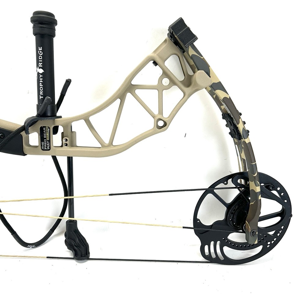 Arc à Poulies Bowtech SS34 – Main Gauche – 70 Lbs – Mossy Oak – Neuf