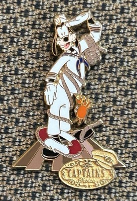 Disney Cruise Line DCL 2003 Captain's Choice Goofy Crab Dangle Pin LE 1000