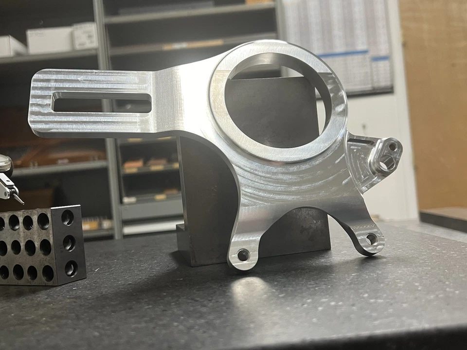 2018+ Honda Cb1000r 84mm Billet Underslung Caliper Bracket Kit - Изображение 4 из 4