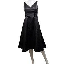 David's Bridal Bridesmaid Dress Women's Size 18 Black Sleeveless Midi V-Neck