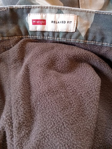 Wrangler Camo Cargo Jeans Men 30x32 Woodland Camouflage Fleece Lined Relaxed Fit - Picture 3 of 8
