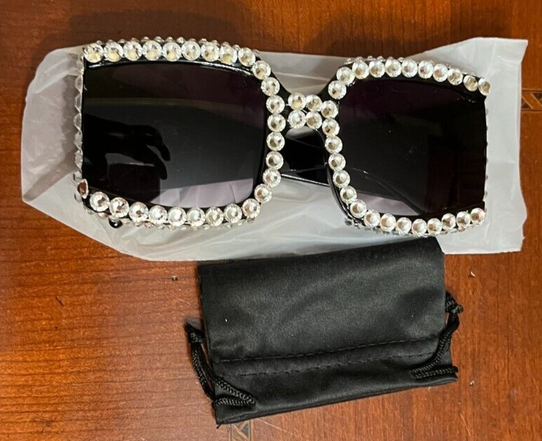 Stylish UV Protection Sunglasses for Men and Women-image