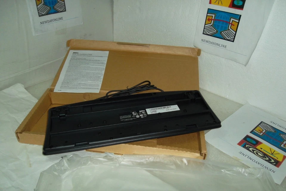 Dell RT7D20 PS/2 Keyboard Wired QuietKey QWERTY Layout 04N454 GENUINE OEM NEW - Image 4 of 4