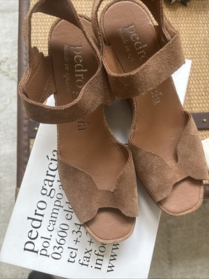 Pedro Garcia Fama Wedge Sandal ( Suede Hazelnut) Women s Size 42 (US11)