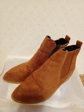 brown brown zippered boots