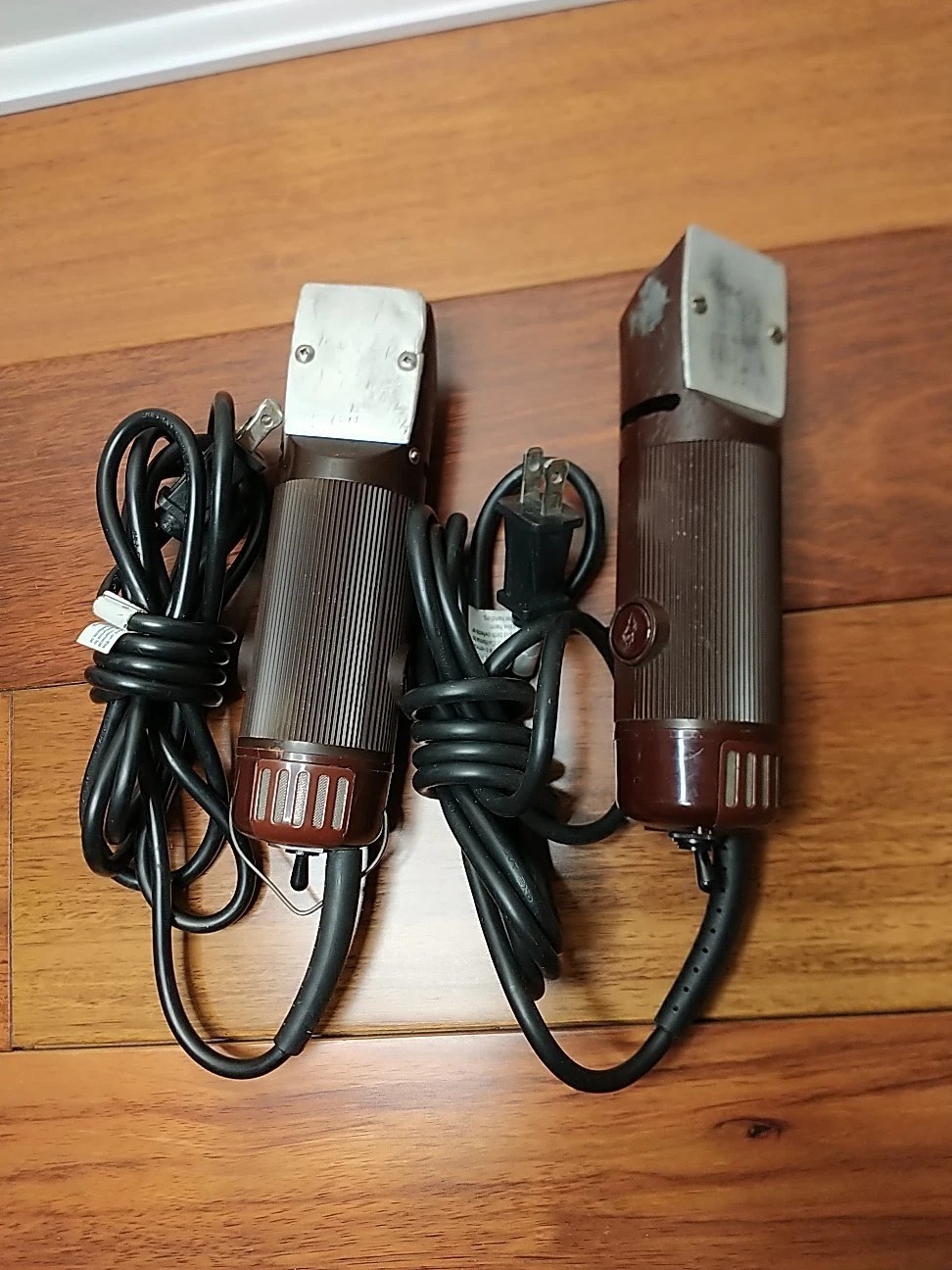 2 X Oster Classic 76 Universal Motor Clipper For Parts NOT WORKING NO BLADES 