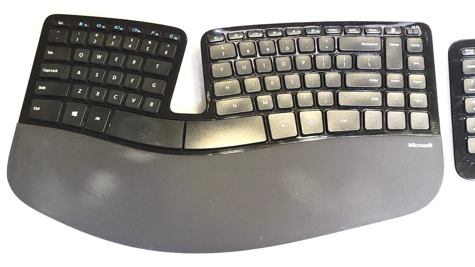 Microsoft Sculpt Ergonomic Wireless Desktop Keyboard, Keypad, No Dongle - Image 4 of 4