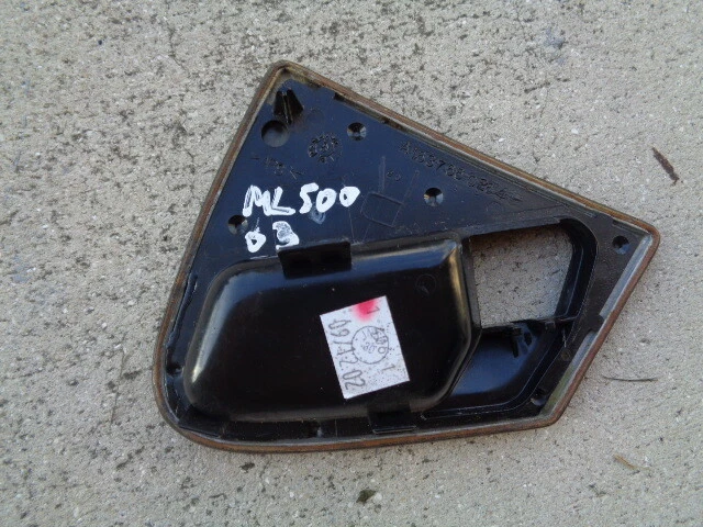 2003 MERCEDES-BENZ ML500 PORTA FRONTAL INTERIOR ALÇA MOLDURA ACABAMENTO LADO DIREITO FABRICANTE DE EQUIPAMENTO ORIGINAL - Imagem 2 de 3