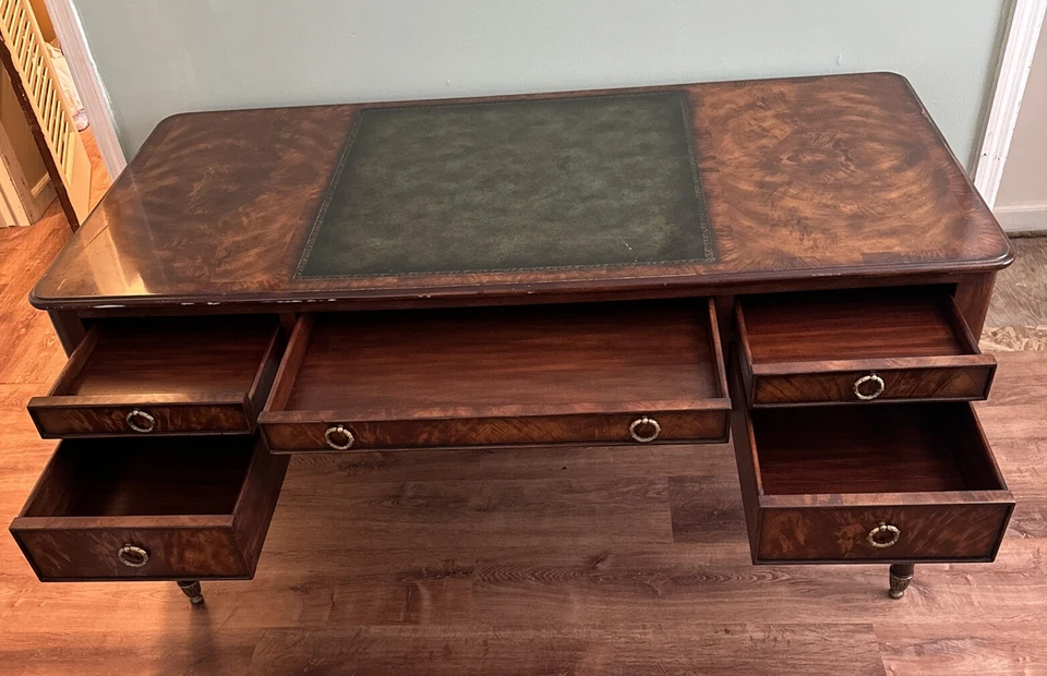 Mesa/escritorio Theodore Alexander Missive To A Friend Foto 4 de 4