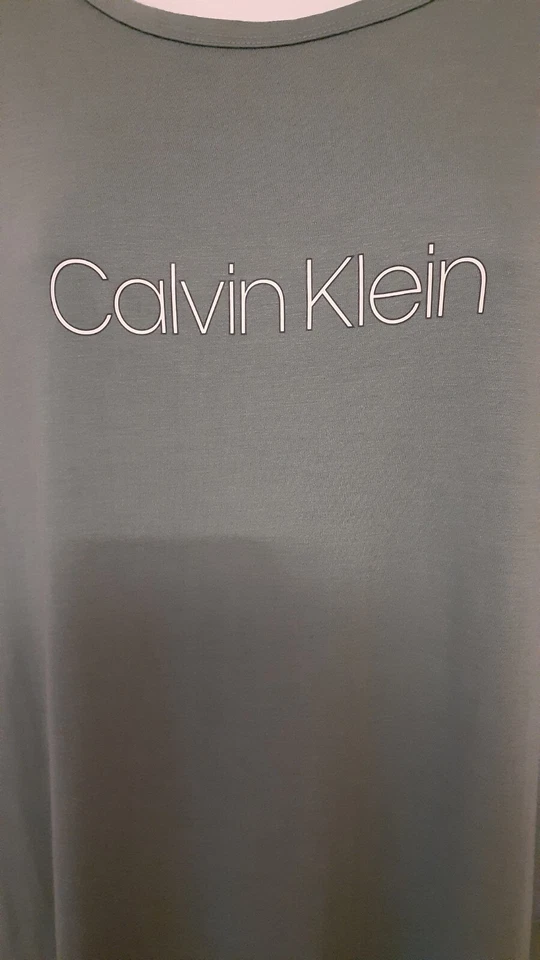 Camisón Calvin Klein Verde Manga Rodillera Grande 42" BUSTO Foto 3 de 4