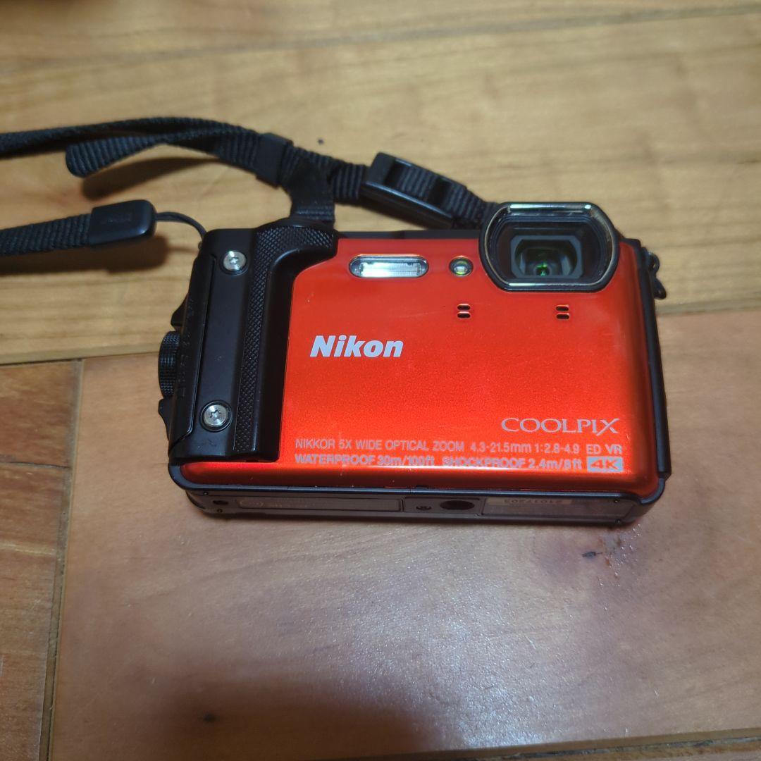 JUNK Nikon COOLPIX COOLPIX W300 Color Orange Compact Digital