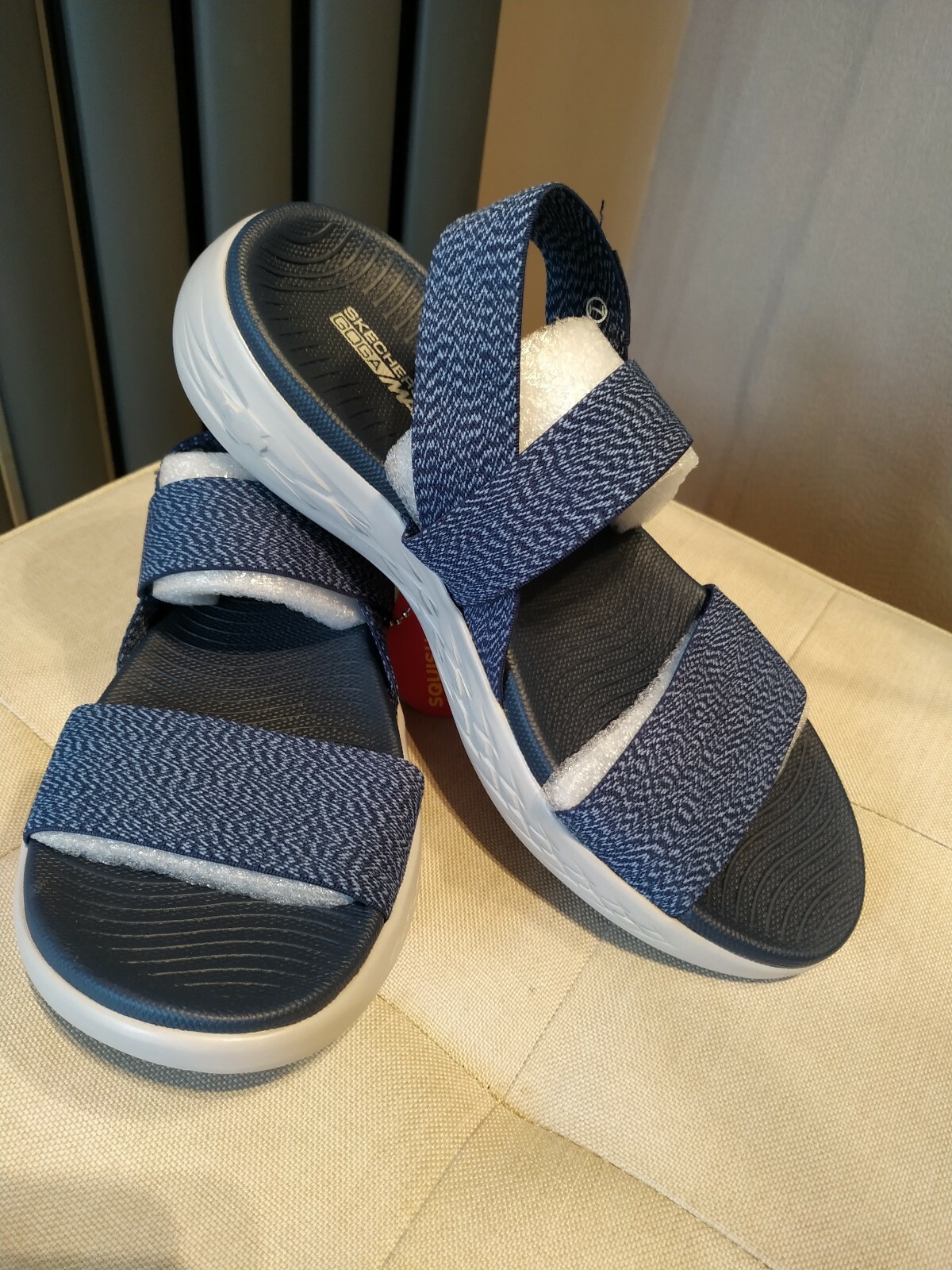 skechers sandals size 4