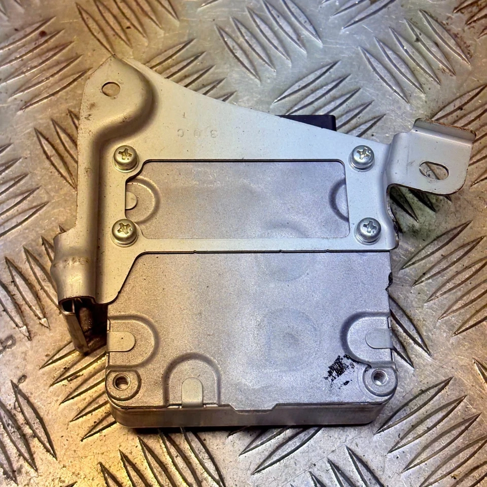 Toyota Yaris 2013 Steering Ecu Module JL501-003984 - Image 4 of 4