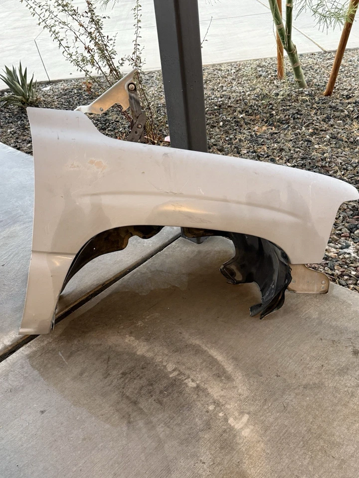 Guardabarros y capó para Chevy 99-02 Foto 2 de 3