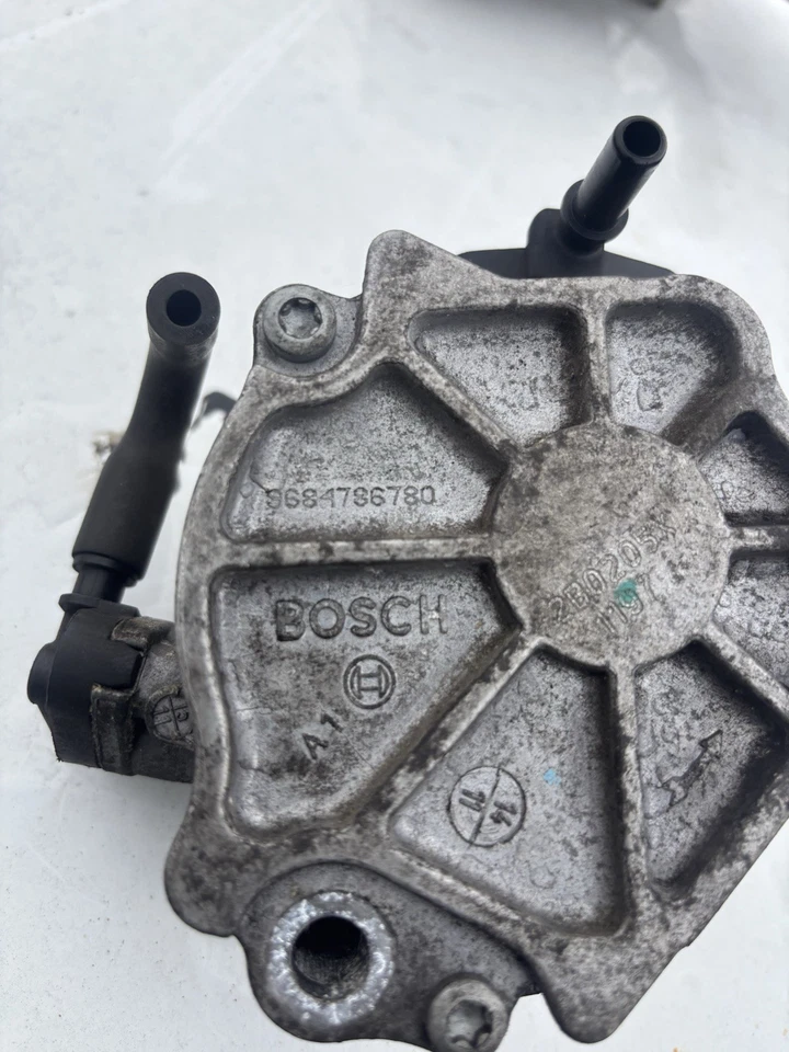 BOMBA DE VACÍO DE FRENO SERVO FORD FIESTA MK7 TDCI 9684786780 Foto 2 de 3