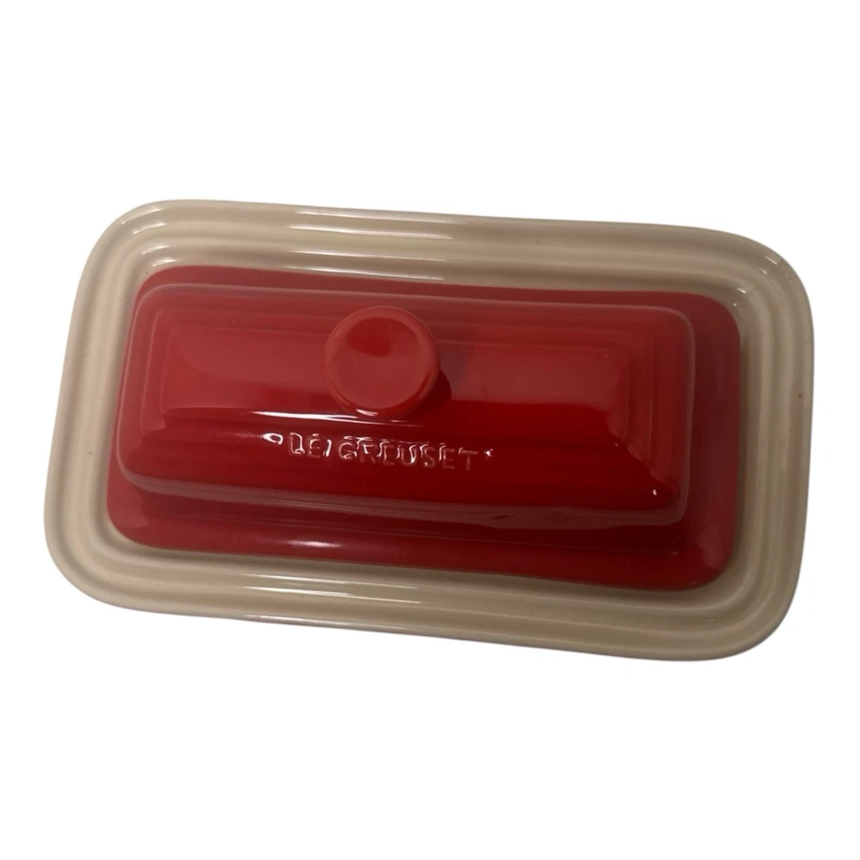 Juego de tapa e parte inferior de plato de mantequilla Le Creuset rojo gres 2 piezas 1/4 lb 11-39 Foto 3 de 4