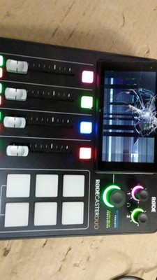 RodeCaster Duo Integrated Audio Production Studio BROKEN LCD SCREEN