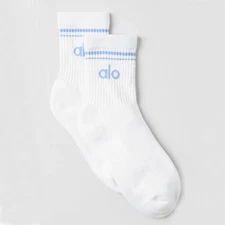 olo Women's Socks