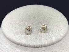 Vintage Avon Christmas Gold Tone Costume Small Wreathe Stud Earrings R506