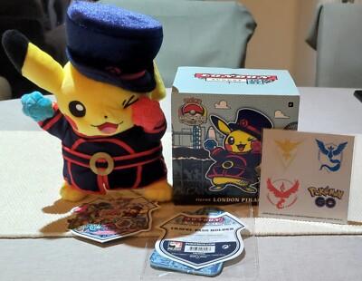 Pikachu Beefeater Plüsch + Figuren Konvolut, Pokémon Center London 2022