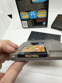 Volleyball Nintendo NES Complete Black Box CIB Rare 3 Screw Non-hangtab Box Nice