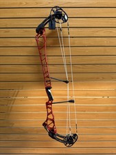Mathews Archery - Title 40 Compound Bow - RH - Red