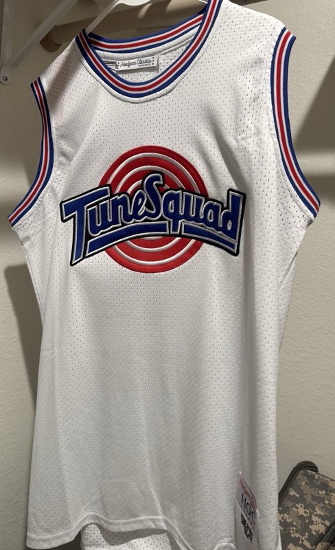 headgear classics jersey large Tune squad  Bugs Bunny Space Jam 1996