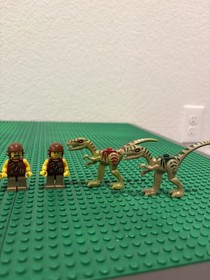 LEGO Dino: Dino Defense HQ (5887), No Velociraptor good condition