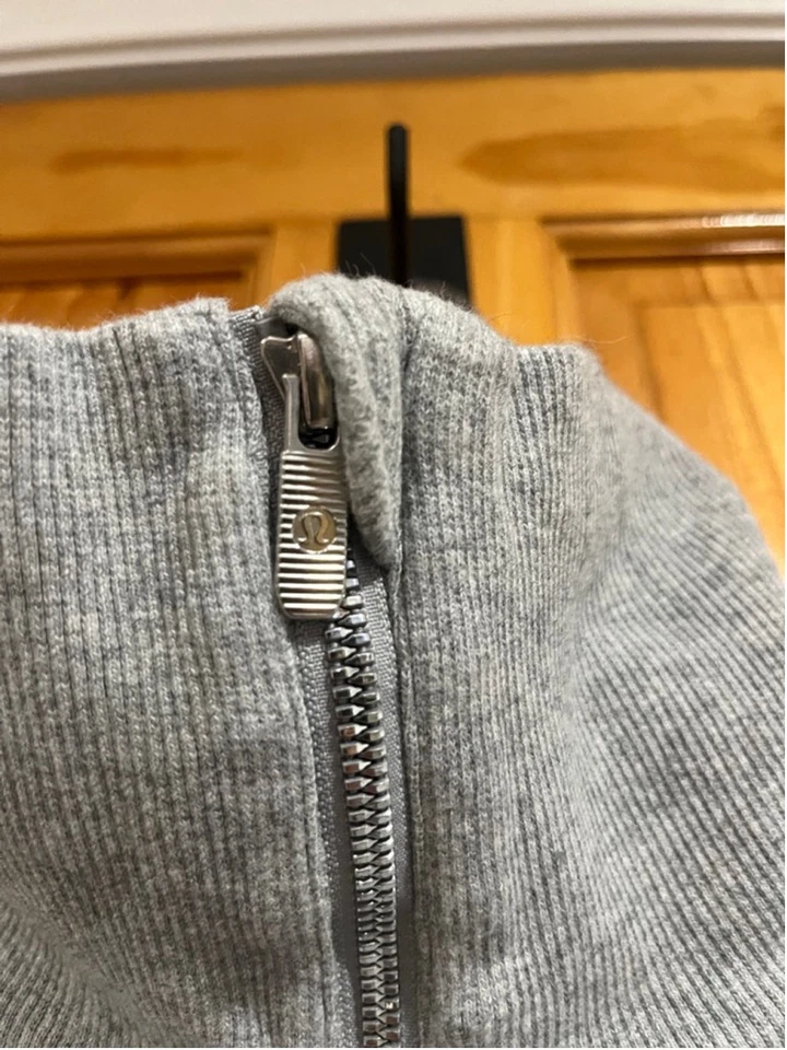 Chaqueta Lululemon Stand Out Sherpa Gris Manga Larga Entrenamiento Activo Talla 10 Foto 2 de 4