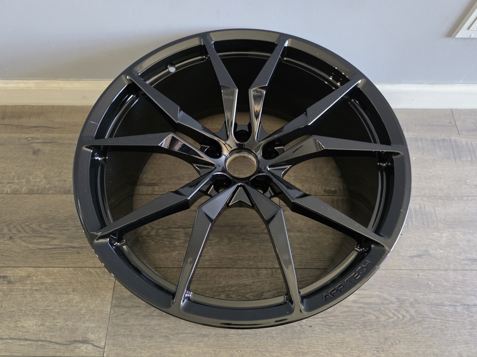 LAMBORGHINI AVENTADOR DIONE LP700 LP720 FRONT WHEEL RIM OEM 470601017T 
