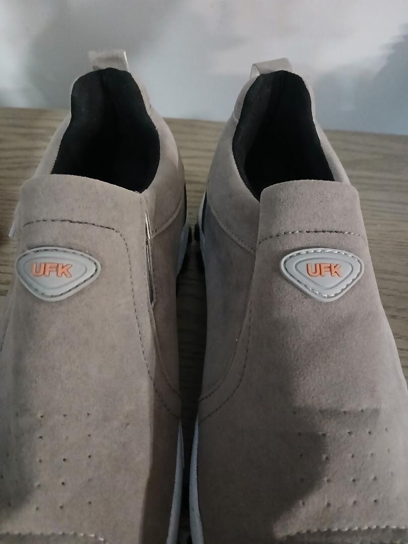 SAOLA Scarpe da passeggio slip on da uomo UFK Sport grigie con suola bianca taglia US 10 