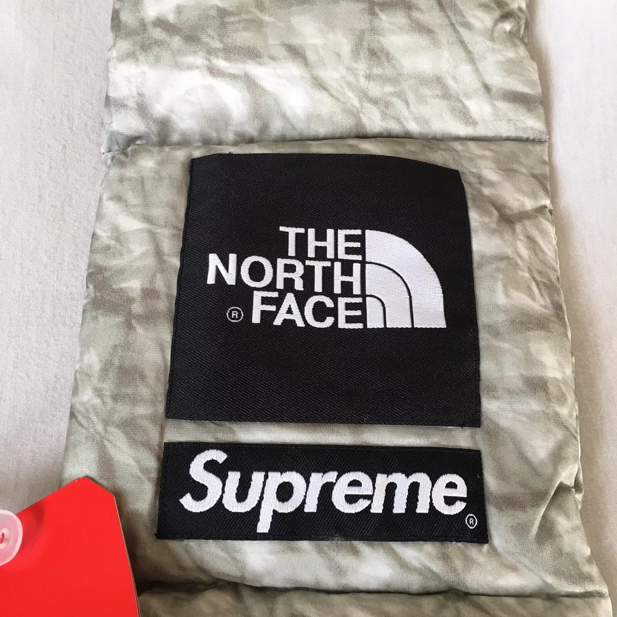 Supreme North Paper Print Down Scarf