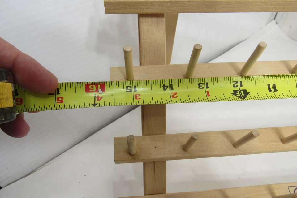 Soporte de carrete de hilo de coser June Tailor soporte de madera patas plegables 60 carretes Foto 4 de 4