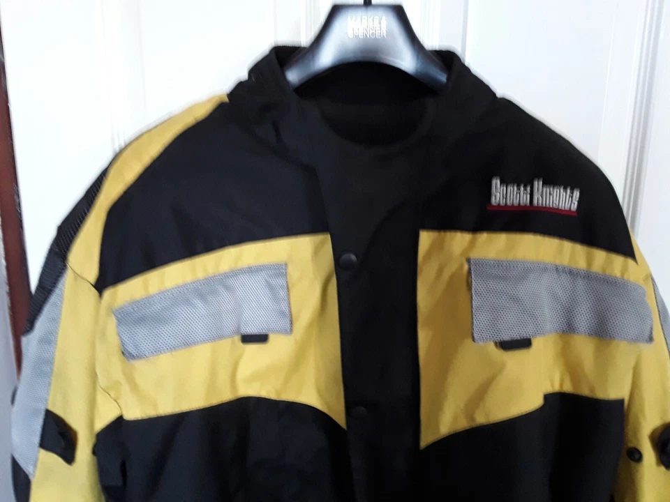 SCOTTI KNIGHTS BLACK SHOULDER/ ELBOW & BACK ARMORED QUILTED INNER JACKET SIZE XL - Image 2 of 4