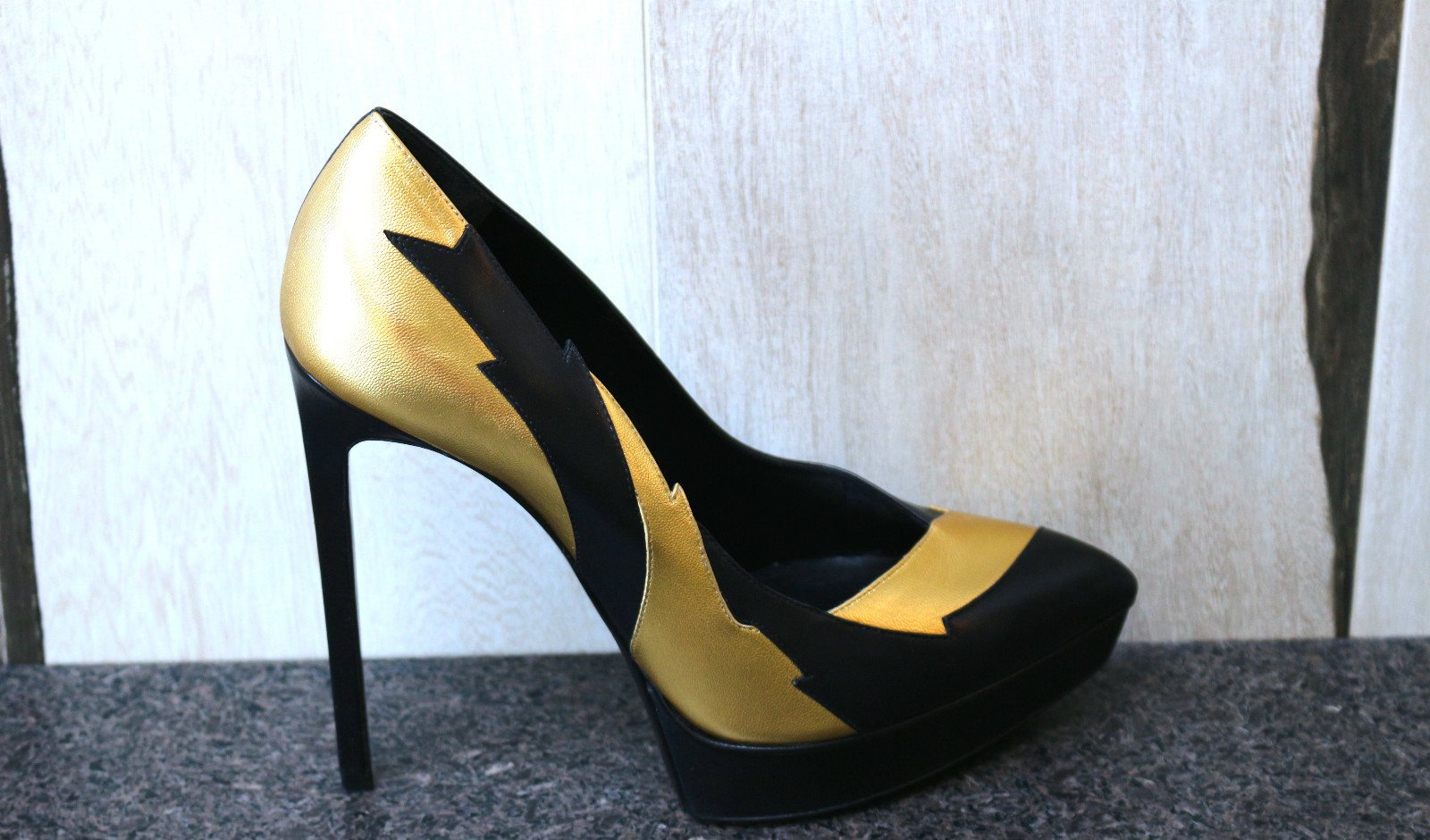 Scarpe décolleté nuove con scatola Saint Laurent JANIS 105 FLASH nero oro a punta plateau 39