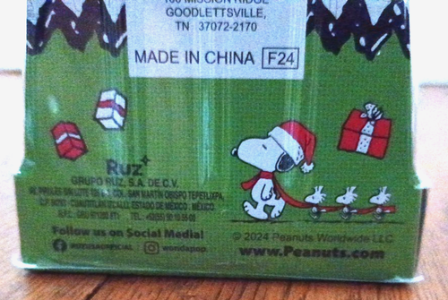 Peanuts Christmas Holiday Snoopy with Red Santa Suit Solar Bobble Head NEW 2024 - Picture 8 of 8