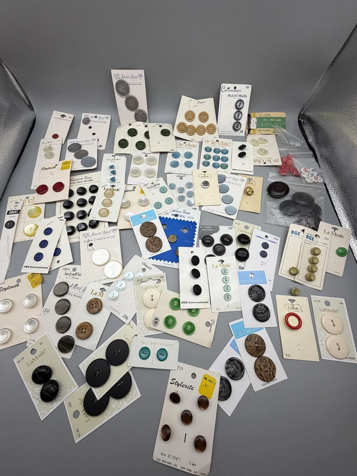 Vintage to Now Sewing Buttons Mixed Lot Brands & Colors On Cards Craft Supplies - Image 2 of 4