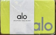 Bloque resaltador/color plata Alo Yoga Edificante Yoga.  Agotado