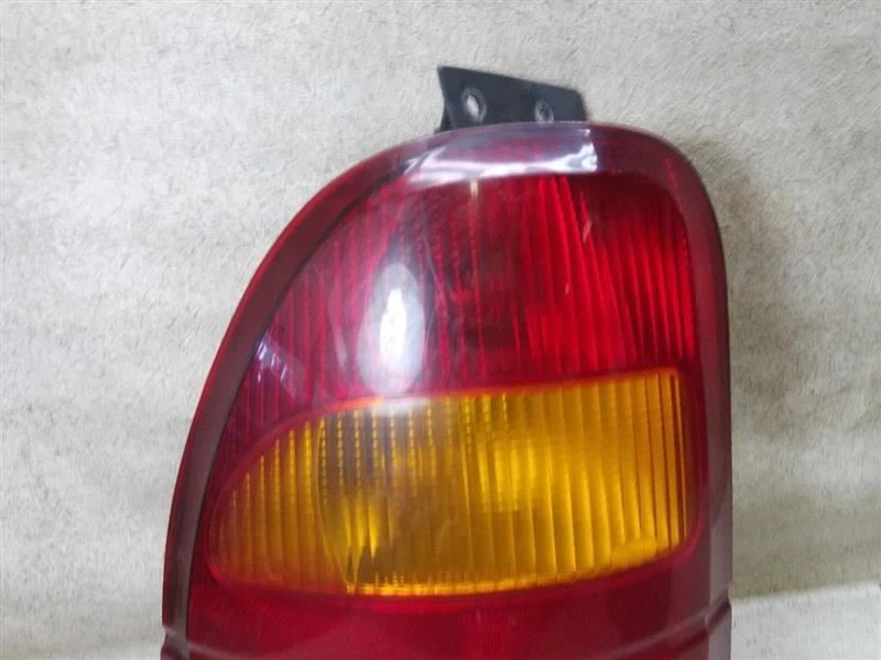 Cuarto de luz trasera izquierda del conductor montado en panel para Ford Windstar 95-98 k20-199612 Foto 2 de 4