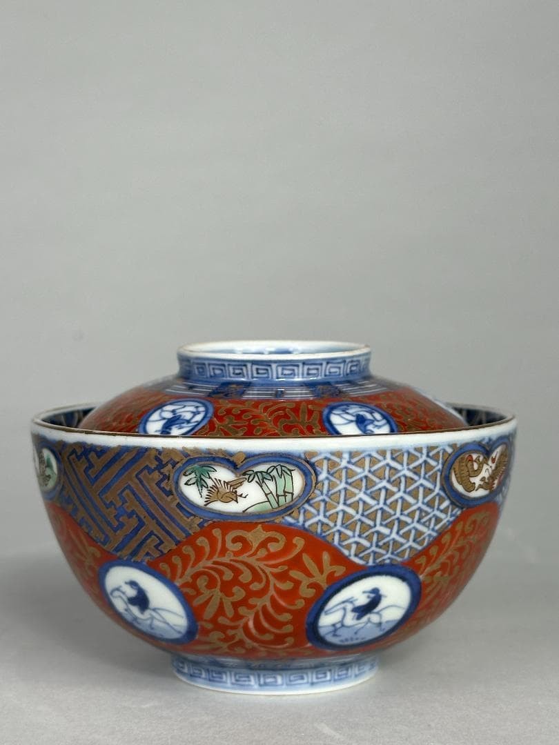 Antiguo estilo japonés Imari cubierto tazón de té brocado dorado decoración d...