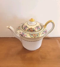 VTG- KPM Berlin Porcelain Beverly Tea/Coffee Pot W/ US Patent Number Germany