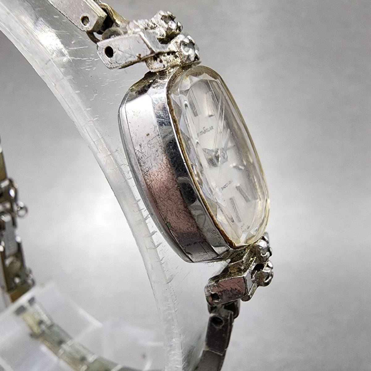 Seiko Solar Watch Women 15mm Silver Dial Silver Tone Manual 10