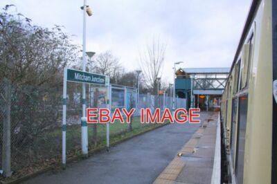 PHOTO  MITCHAM JUNCTION RAILWAY STATION HEADING FOR STREATHAM