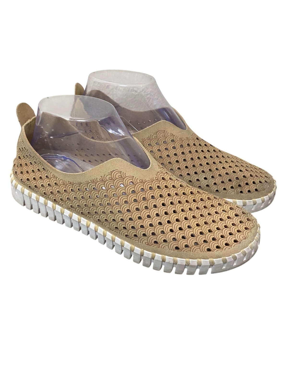 Ilsa Jacobsen Women Beige Tulip Shoes 39 Size 9 Laser Cut Slip-On Comfort Cream