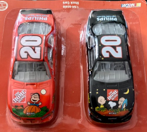 The GREAT PUMPKIN NASCAR TONY STEWART #20 HALLOWEEN 2 X 1 64 Race Car TOY F S/H - Picture 3 of 4
