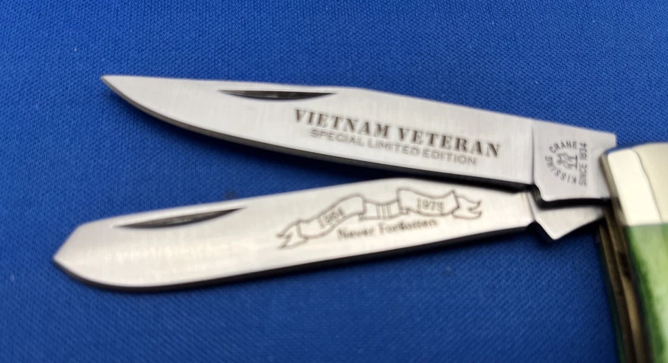 Cuchillo cazador de huesos verdes veterano de Vietnam Kissing Crane, vitrina con certificado de autenticidad Foto 4 de 4