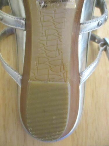 B.Makowsky BM Joni Womens Thong Sandals, Silver, Studded, Wedge, Slides Size 10 - Picture 9 of 11