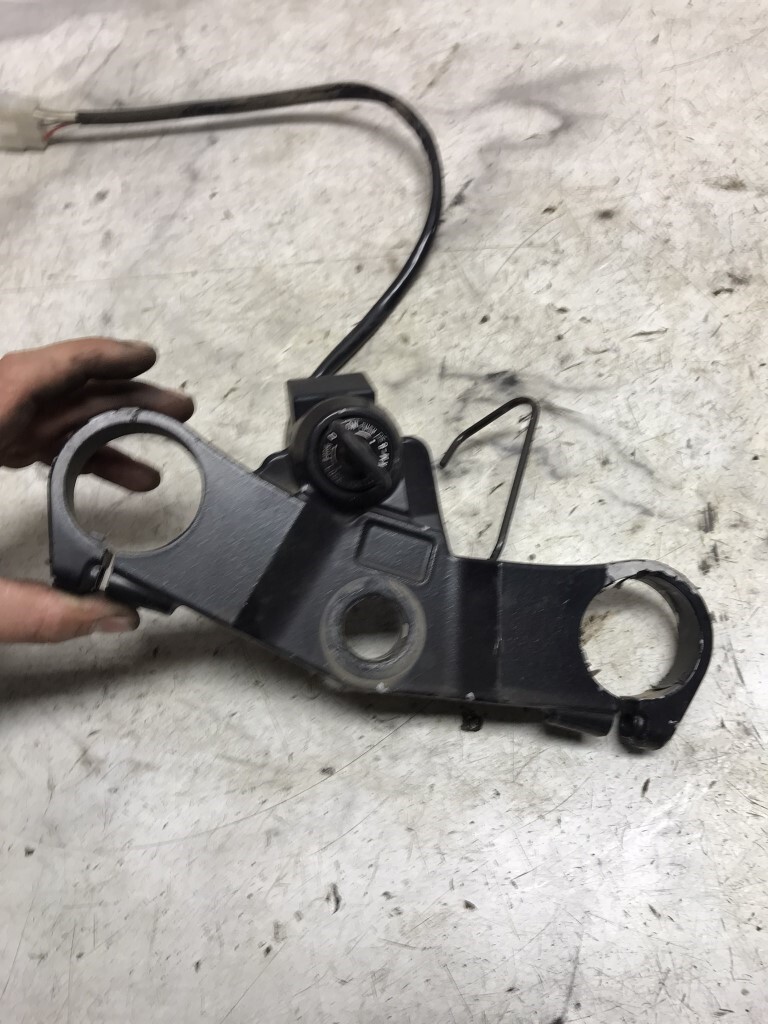 04 Kawasaki ZX 636 6 ZX6 ZX636 Ninja Ignition Triple Tree Lock and