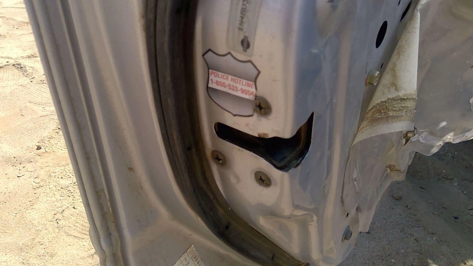 Левая защелка передней двери 1997 Nissan Altima для водителя со стержнями/кабелями оригинальная сборка - Изображение 4 из 4