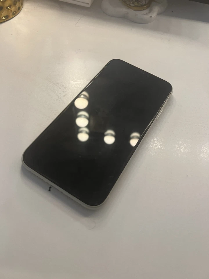 Apple iPhone 11 White - Unlocked Smartphone - Great Condition, photo 1 of 5